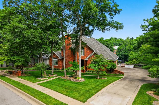 1009 LAKE POINT LN, Columbia, MO 65203