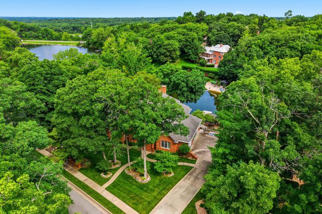 1009 LAKE POINT LN, Columbia, MO 65203