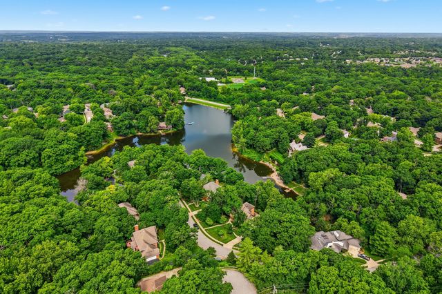 1009 LAKE POINT LN, Columbia, MO 65203