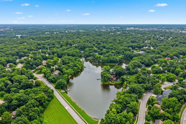 1009 LAKE POINT LN, Columbia, MO 65203