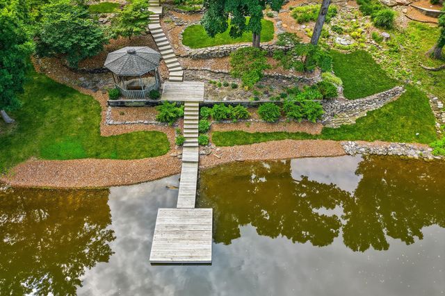 1009 LAKE POINT LN, Columbia, MO 65203