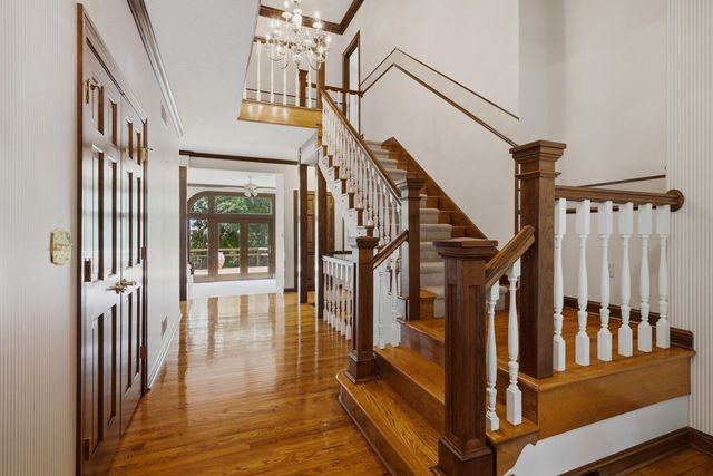 1009 LAKE POINT LN, Columbia, MO 65203
