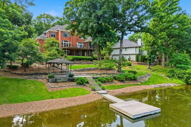 1009 LAKE POINT LN, Columbia, MO 65203