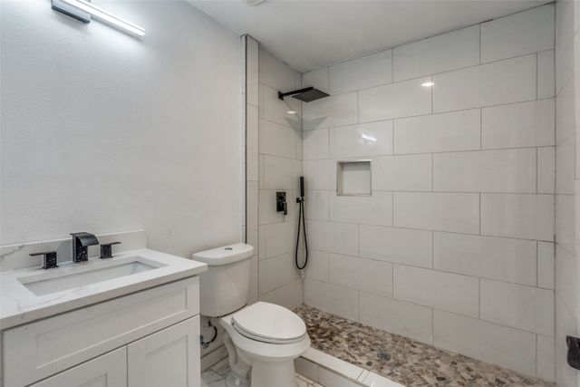 901 Woodleigh Drive, Mckinney, TX 75069