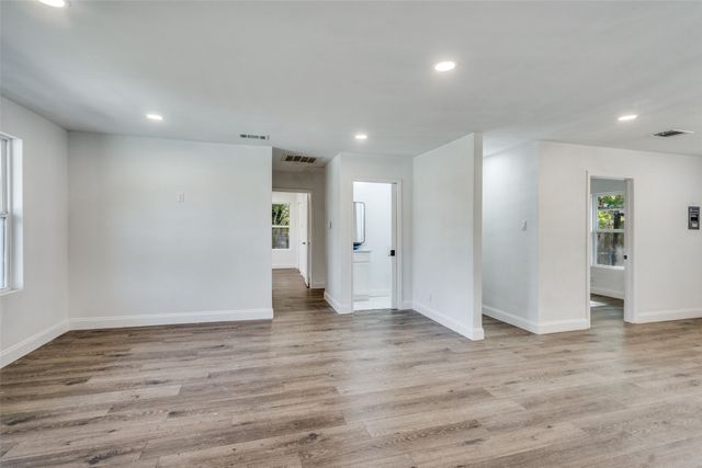 901 Woodleigh Drive, Mckinney, TX 75069