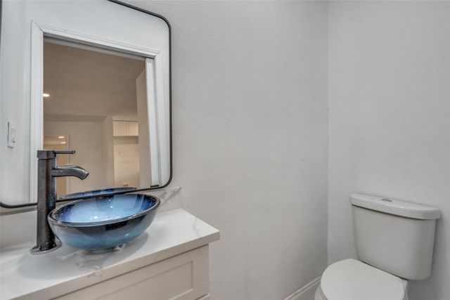 901 Woodleigh Drive, Mckinney, TX 75069