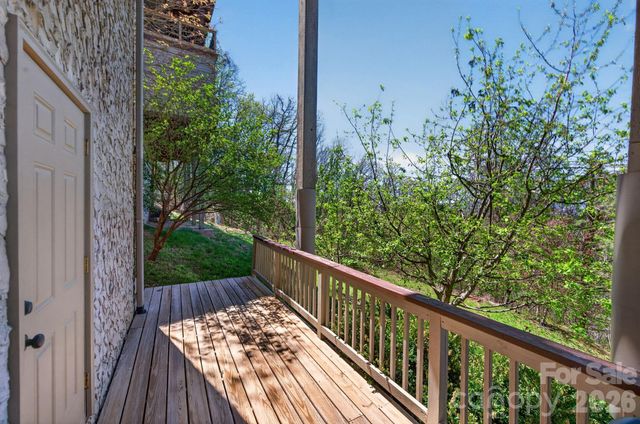 86 Distant View Drive, Asheville, NC 28803
