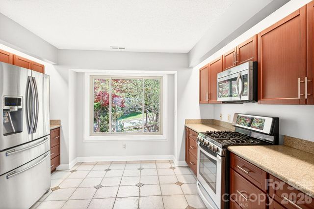 86 Distant View Drive, Asheville, NC 28803