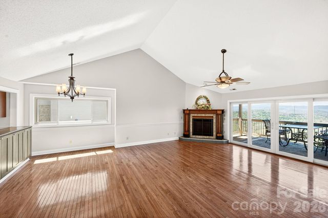 86 Distant View Drive, Asheville, NC 28803