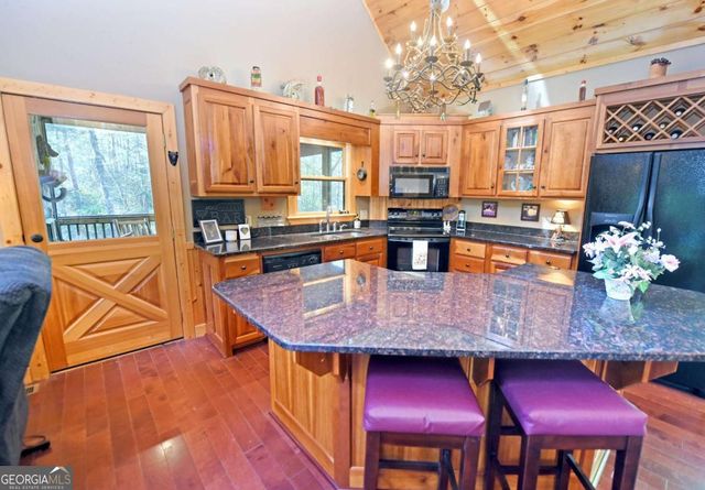 139 Deer Trail, Mineral Bluff, GA 30559