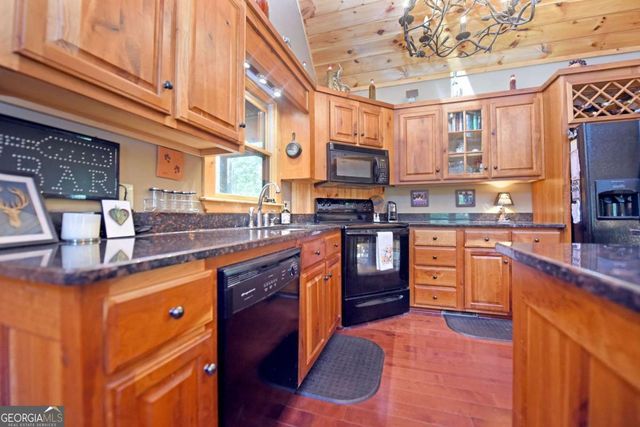139 Deer Trail, Mineral Bluff, GA 30559