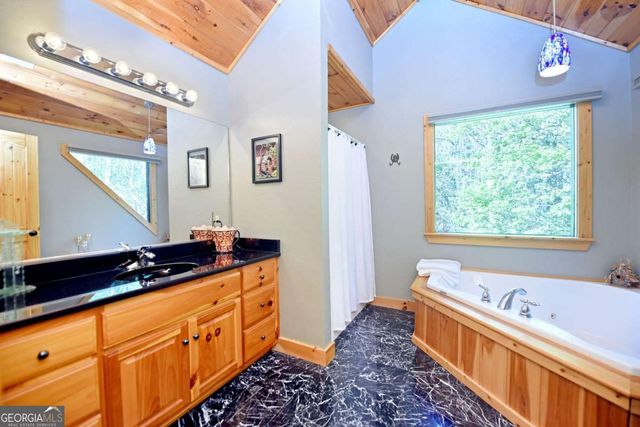 139 Deer Trail, Mineral Bluff, GA 30559