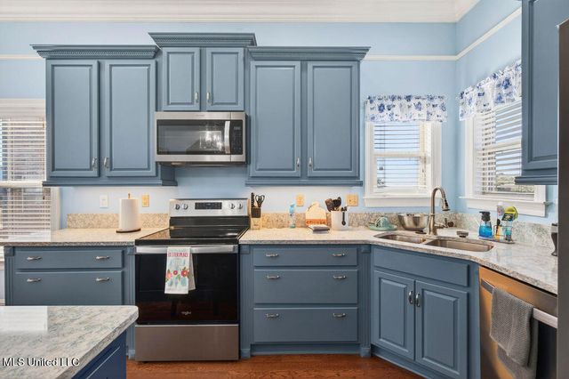 7 Oak Alley Lane, Long Beach, MS 39560