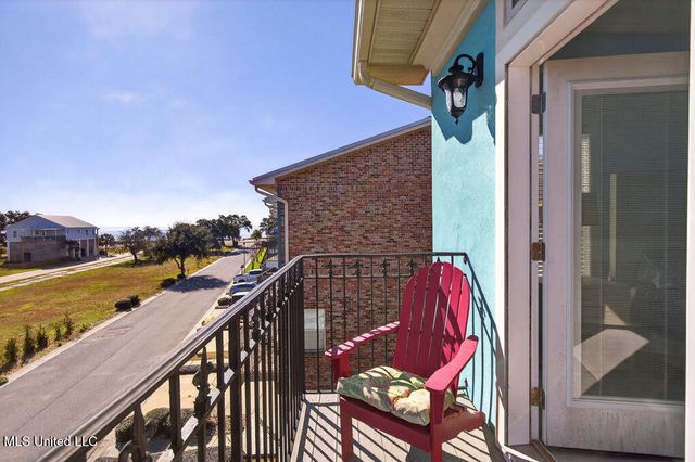 7 Oak Alley Lane, Long Beach, MS 39560