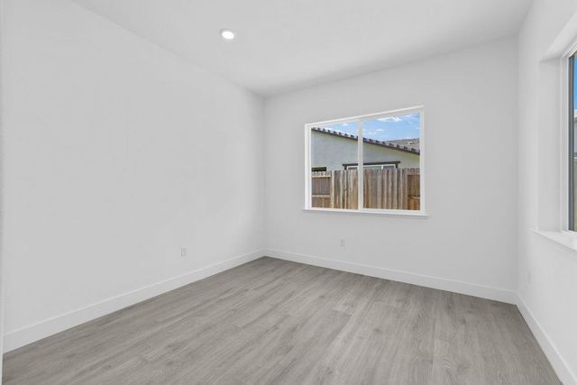 10220 Elara Way, Elk Grove, CA 95757