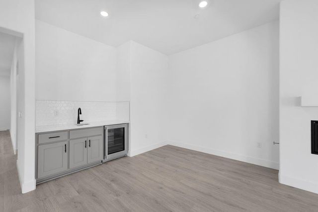 10220 Elara Way, Elk Grove, CA 95757