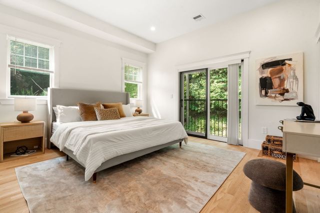 59 Highland 59, Brookline, MA 02445