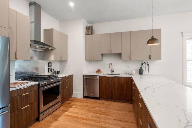 59 Highland 59, Brookline, MA 02445