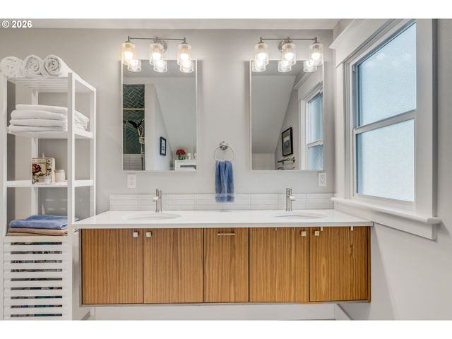 3116 Ne 58TH Ave, Portland, OR 97213