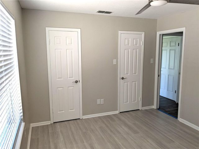 565 Poenisch Dr, Corpus Christi, TX 78412