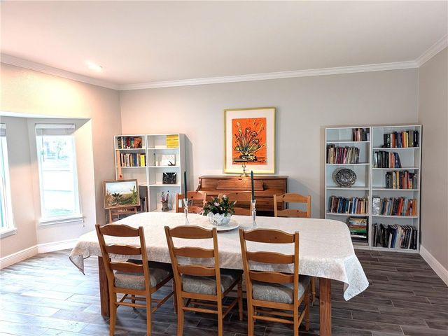 565 Poenisch Dr, Corpus Christi, TX 78412