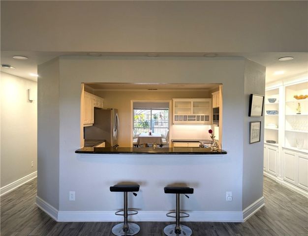 565 Poenisch Dr, Corpus Christi, TX 78412