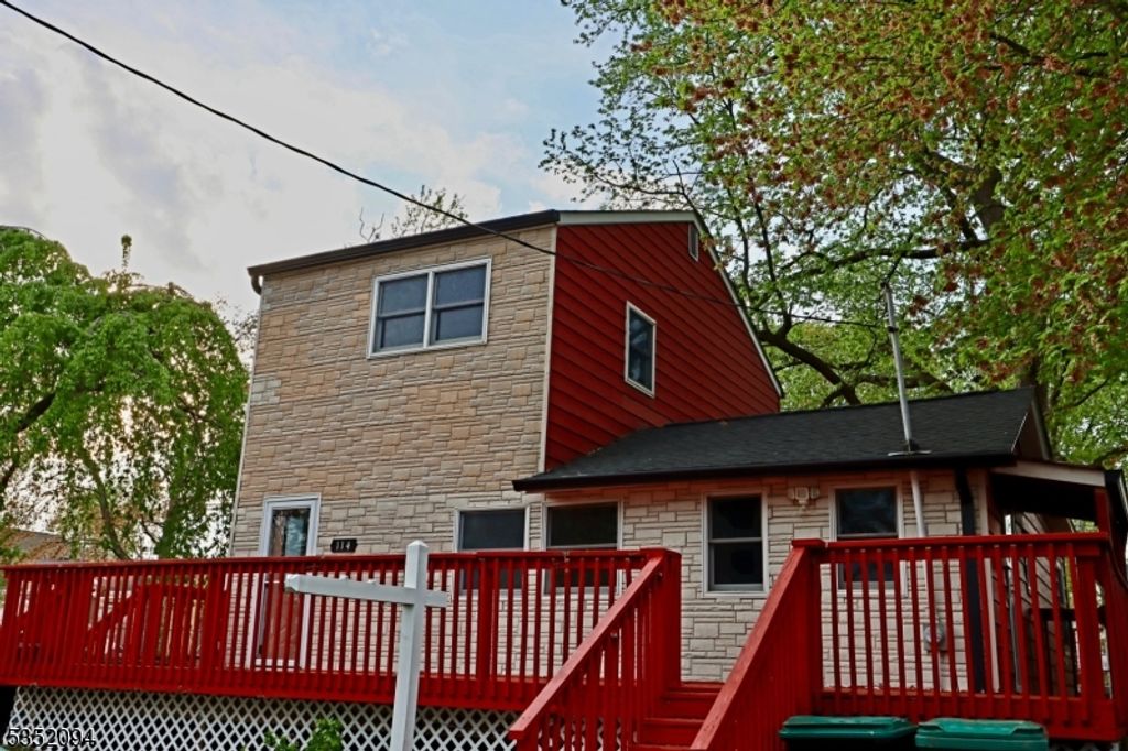 114 Pine Island Ter, Old Bridge Twp., NJ 07735