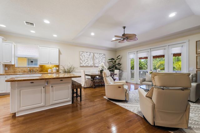 112 Hidden Hollow Drive, Palm Beach Gardens, FL 33418