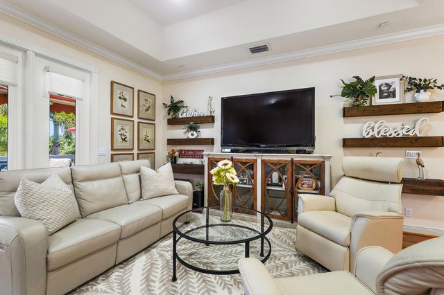 112 Hidden Hollow Drive, Palm Beach Gardens, FL 33418