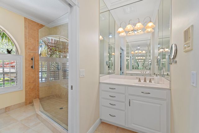 112 Hidden Hollow Drive, Palm Beach Gardens, FL 33418