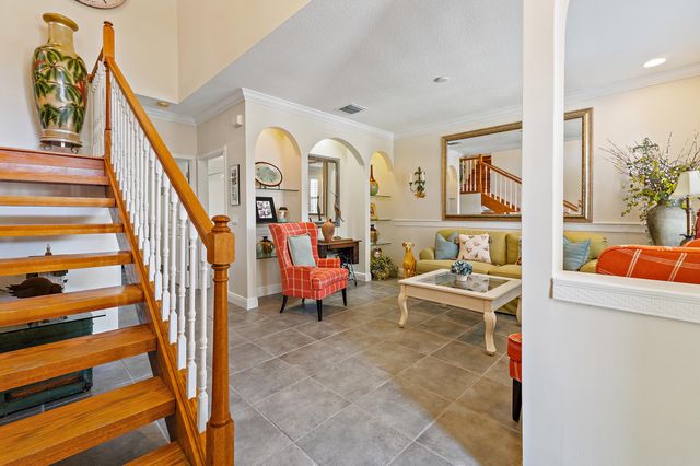 112 Hidden Hollow Drive, Palm Beach Gardens, FL 33418