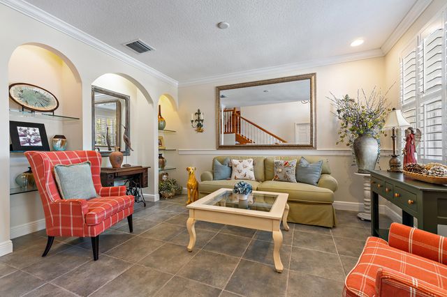 112 Hidden Hollow Drive, Palm Beach Gardens, FL 33418