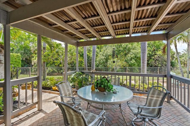 112 Hidden Hollow Drive, Palm Beach Gardens, FL 33418