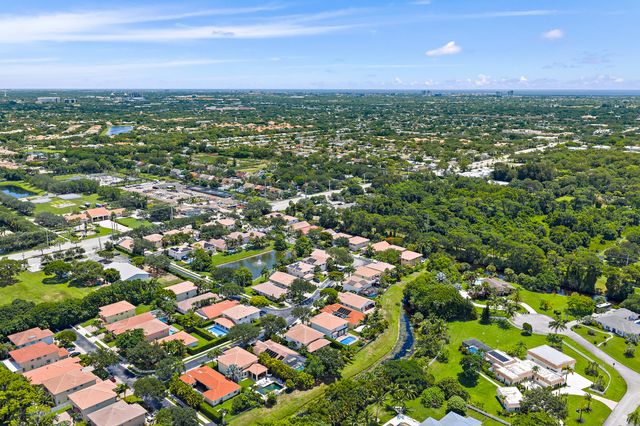 112 Hidden Hollow Drive, Palm Beach Gardens, FL 33418