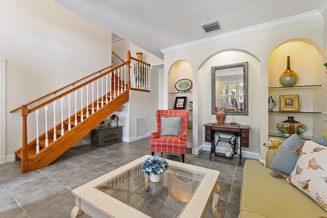 112 Hidden Hollow Drive, Palm Beach Gardens, FL 33418