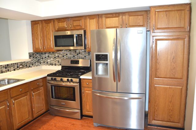 1609 Orchard Avenue, Schaumburg, IL 60193