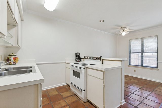 13844 Methuen Green Lane, Dallas, TX 75240