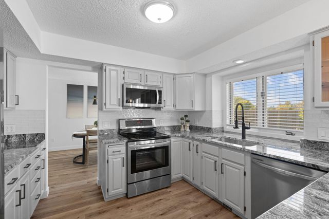 4936 Poppy Lane, Edina, MN 55435