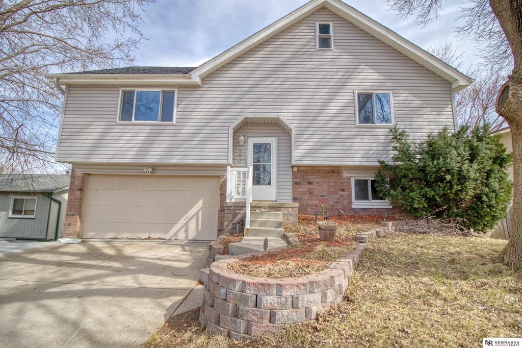 1225 James Street, Plattsmouth, NE 68048