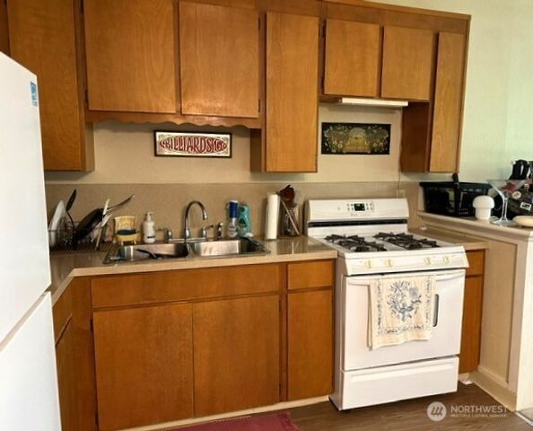 824 Kincaid Avenue #1-6, Sumner, WA 98390