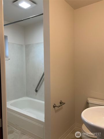 824 Kincaid Avenue #1-6, Sumner, WA 98390