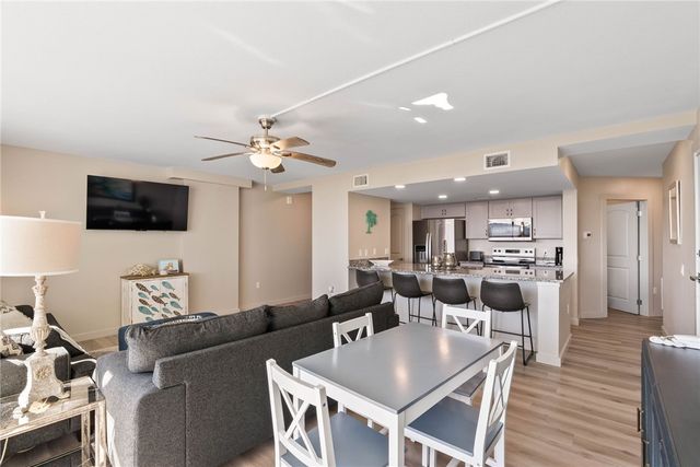 800 Sandcastle Dr 209, Port Aransas, TX 78373