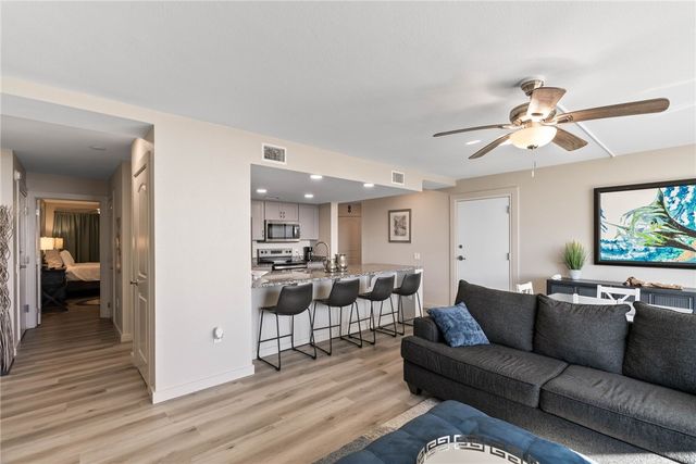 800 Sandcastle Dr 209, Port Aransas, TX 78373