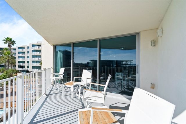 800 Sandcastle Dr 209, Port Aransas, TX 78373