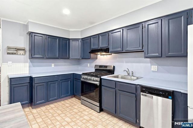 154 E Cliff Street, Somerville, NJ 08876