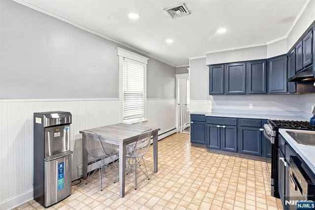 154 E Cliff Street, Somerville, NJ 08876