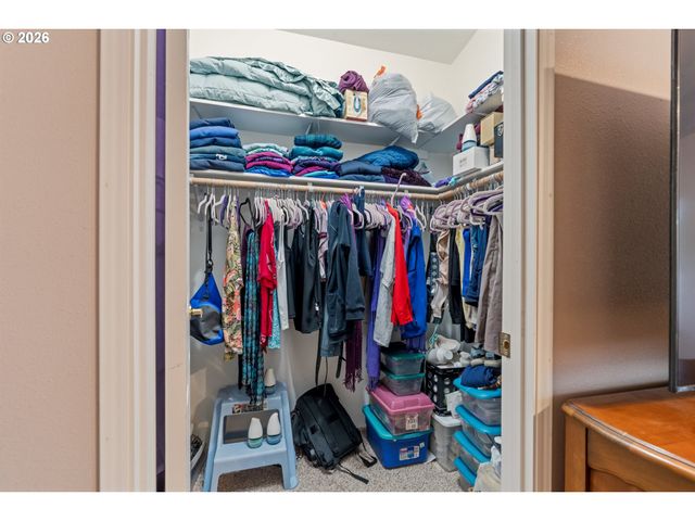 370 Se ANCHOR Ave, Depoe Bay, OR 97341