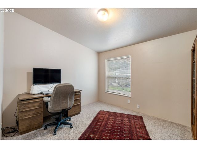 370 Se ANCHOR Ave, Depoe Bay, OR 97341