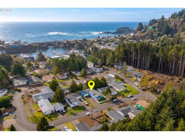 370 Se ANCHOR Ave, Depoe Bay, OR 97341