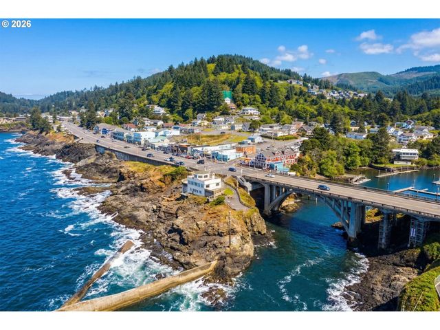 370 Se ANCHOR Ave, Depoe Bay, OR 97341